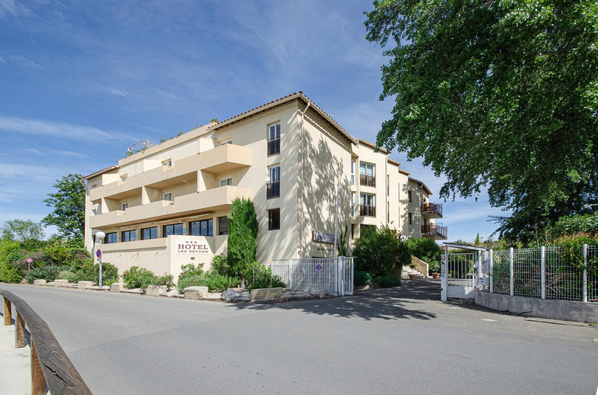 Hotel Les Nevons LʼIsle-sur-la-Sorgue Exterior foto
