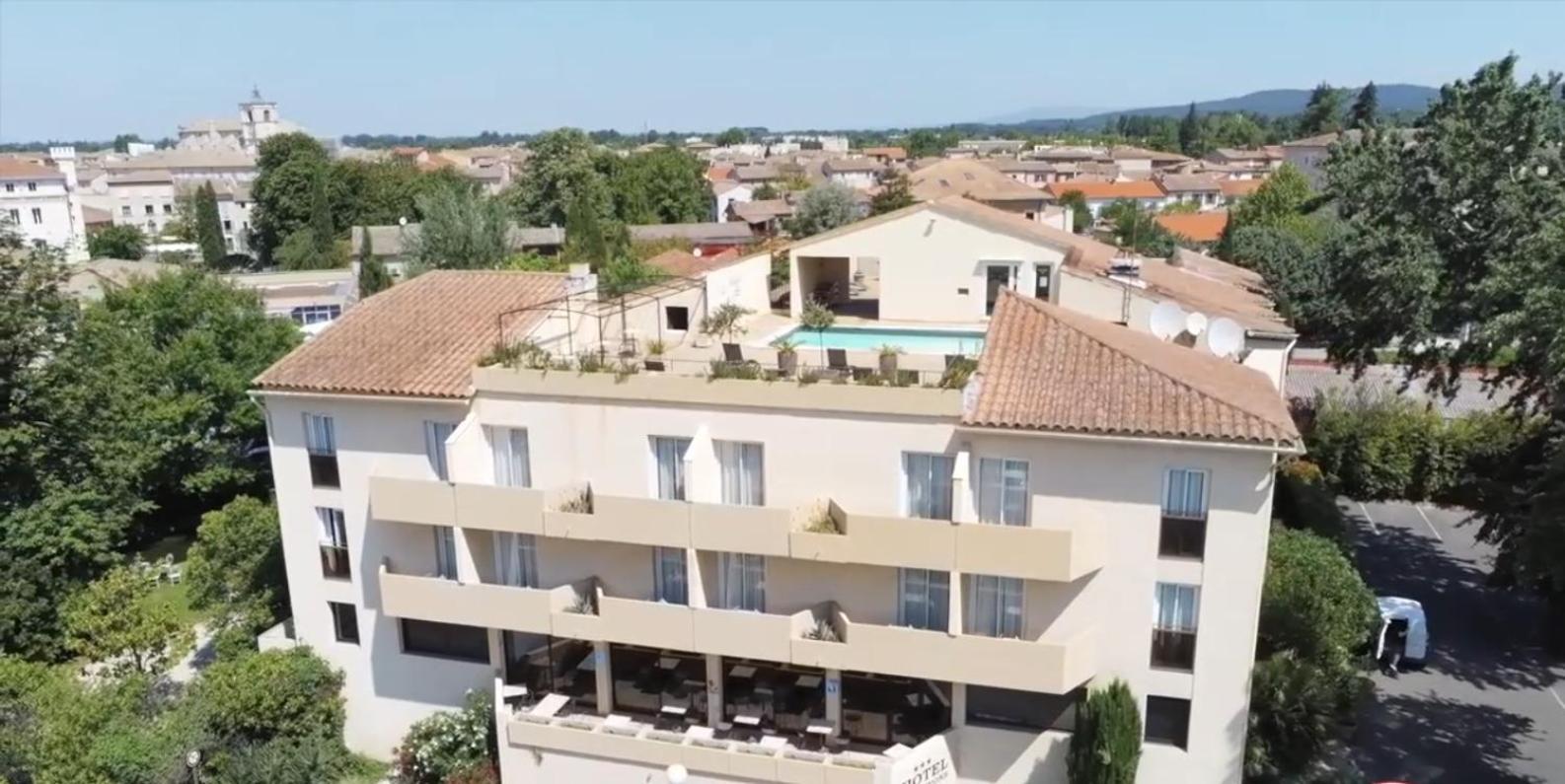 Hotel Les Nevons LʼIsle-sur-la-Sorgue Exterior foto